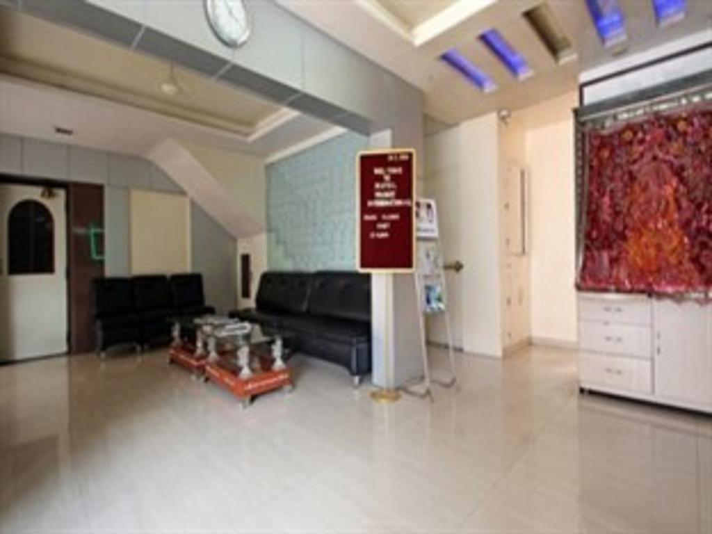 Hotel Tourist International Pune Esterno foto