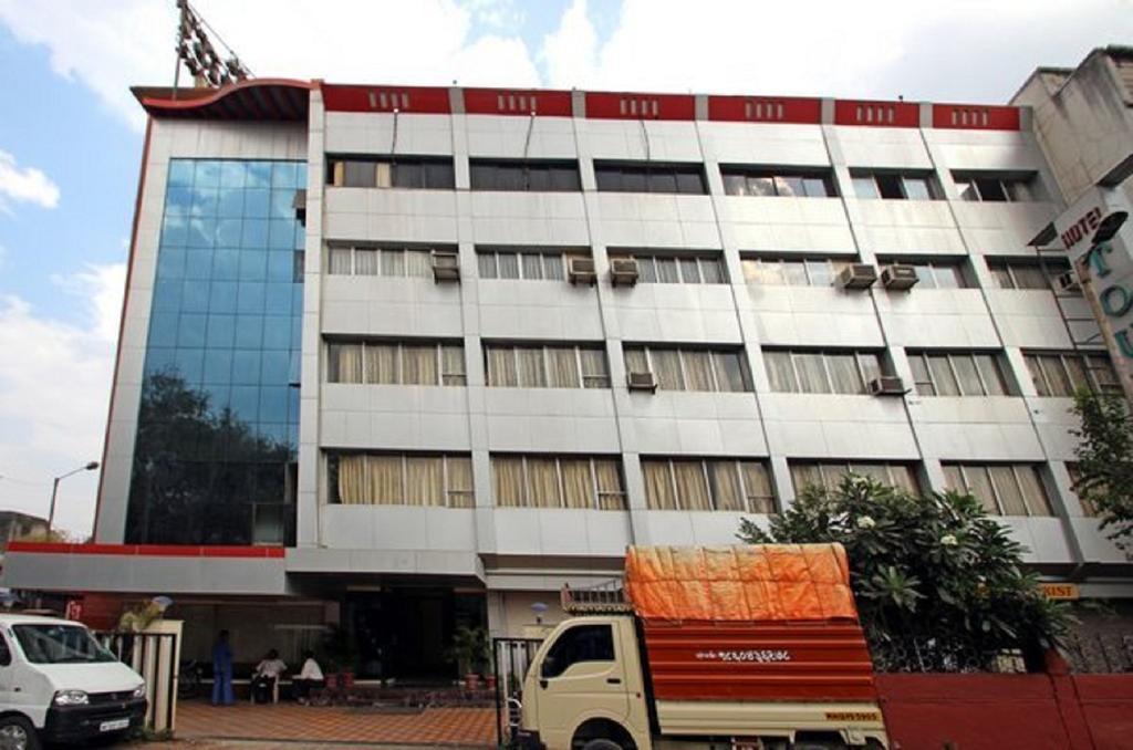 Hotel Tourist International Pune Esterno foto