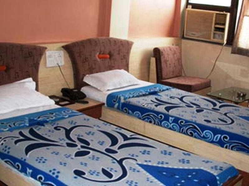 Hotel Tourist International Pune Esterno foto