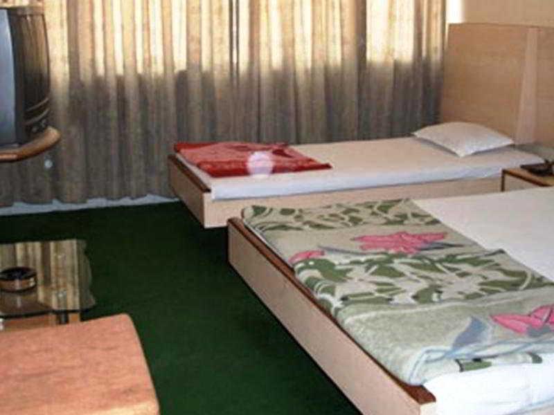 Hotel Tourist International Pune Esterno foto
