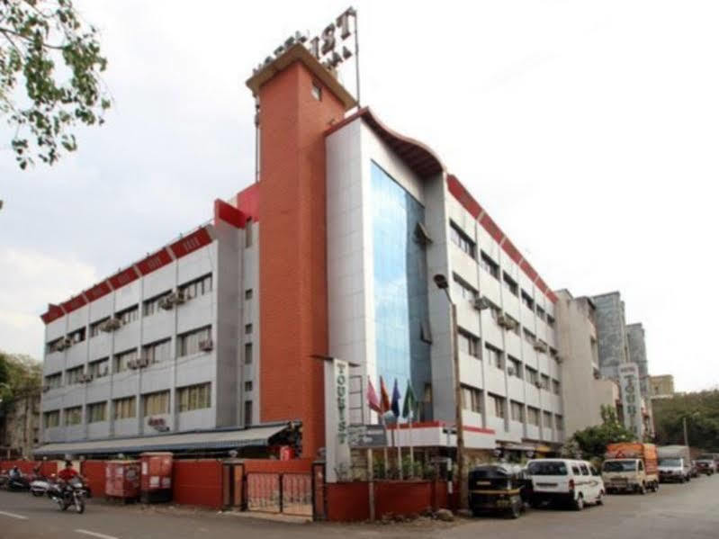 Hotel Tourist International Pune Esterno foto